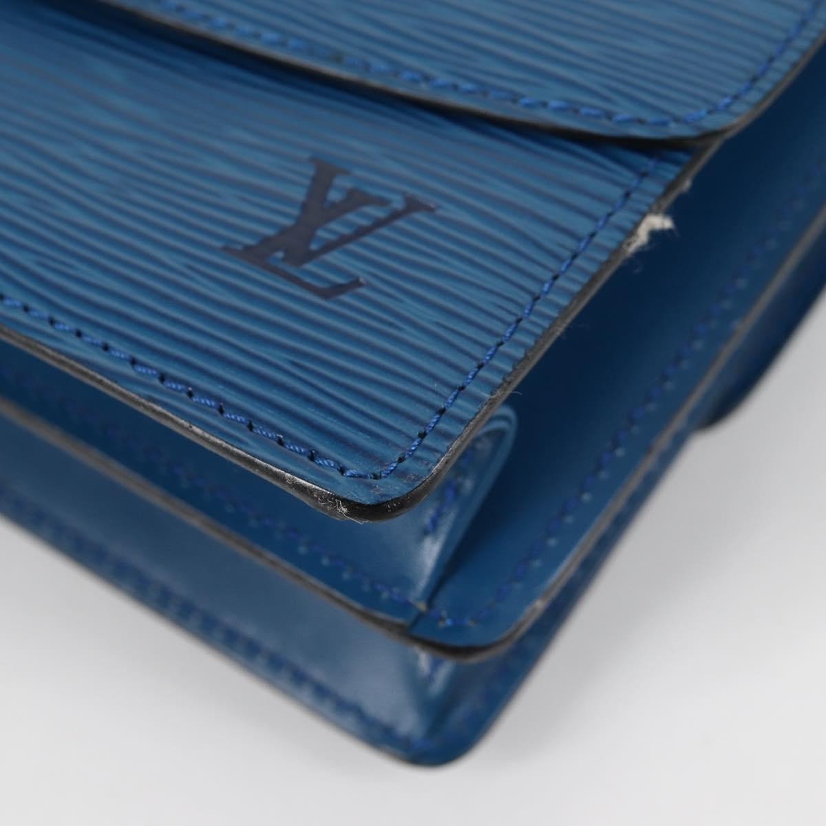 Louis Vuitton Grenelle Epi Leather Blue Leather Shoulder Bag Bag (Pre-Owned)