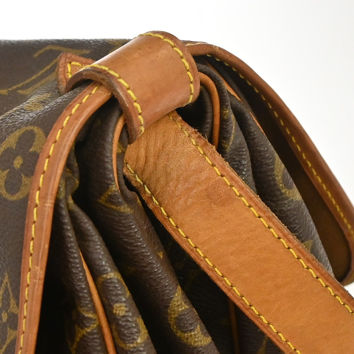 Louis Vuitton Saumur Monogram Brown Canvas Shoulder Bag Bag (Pre-Owned)
