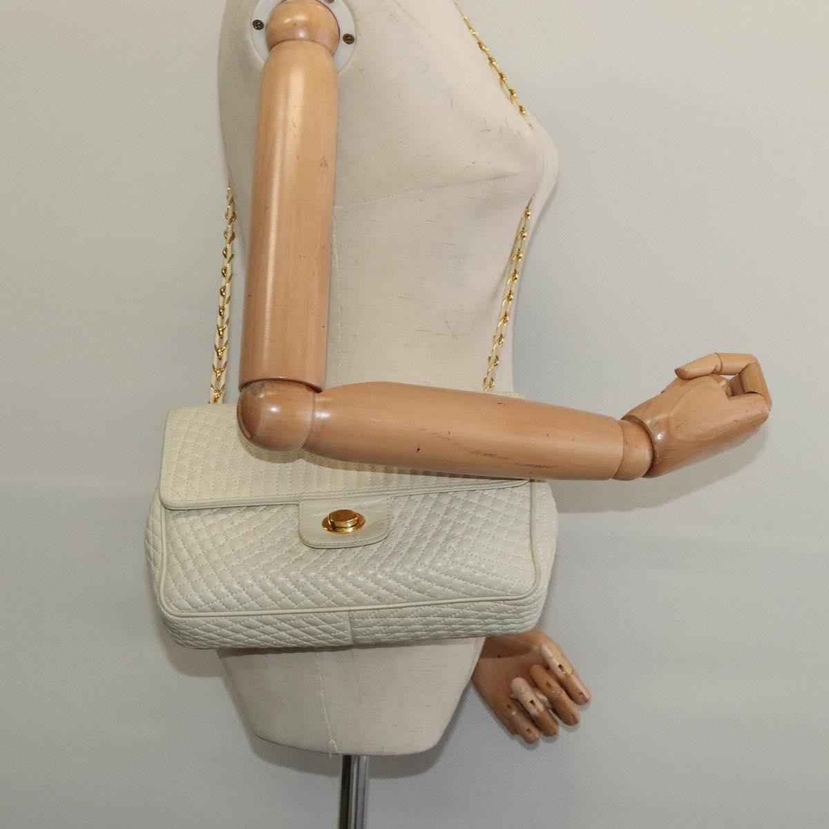 Bally Vintage Chain Quilted Leather White Leather Shoulder Bag Bag (Pre-Owned)