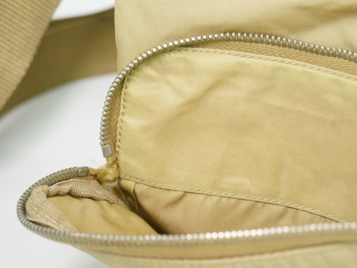 Prada Buckle Messenger Tessuto Beige Nylon Shoulder Bag Bag (Pre-Owned)