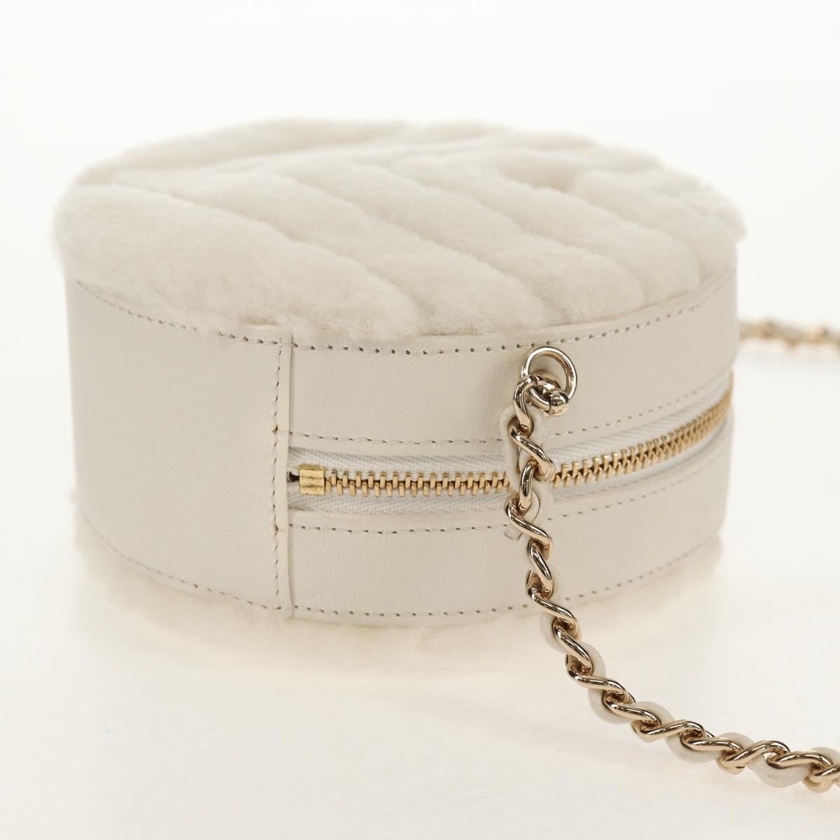 Chanel Round Clutch With Chain Chevron Shearling White Faux_Fur Clutche & Pouche Bag (Pre-Owned)