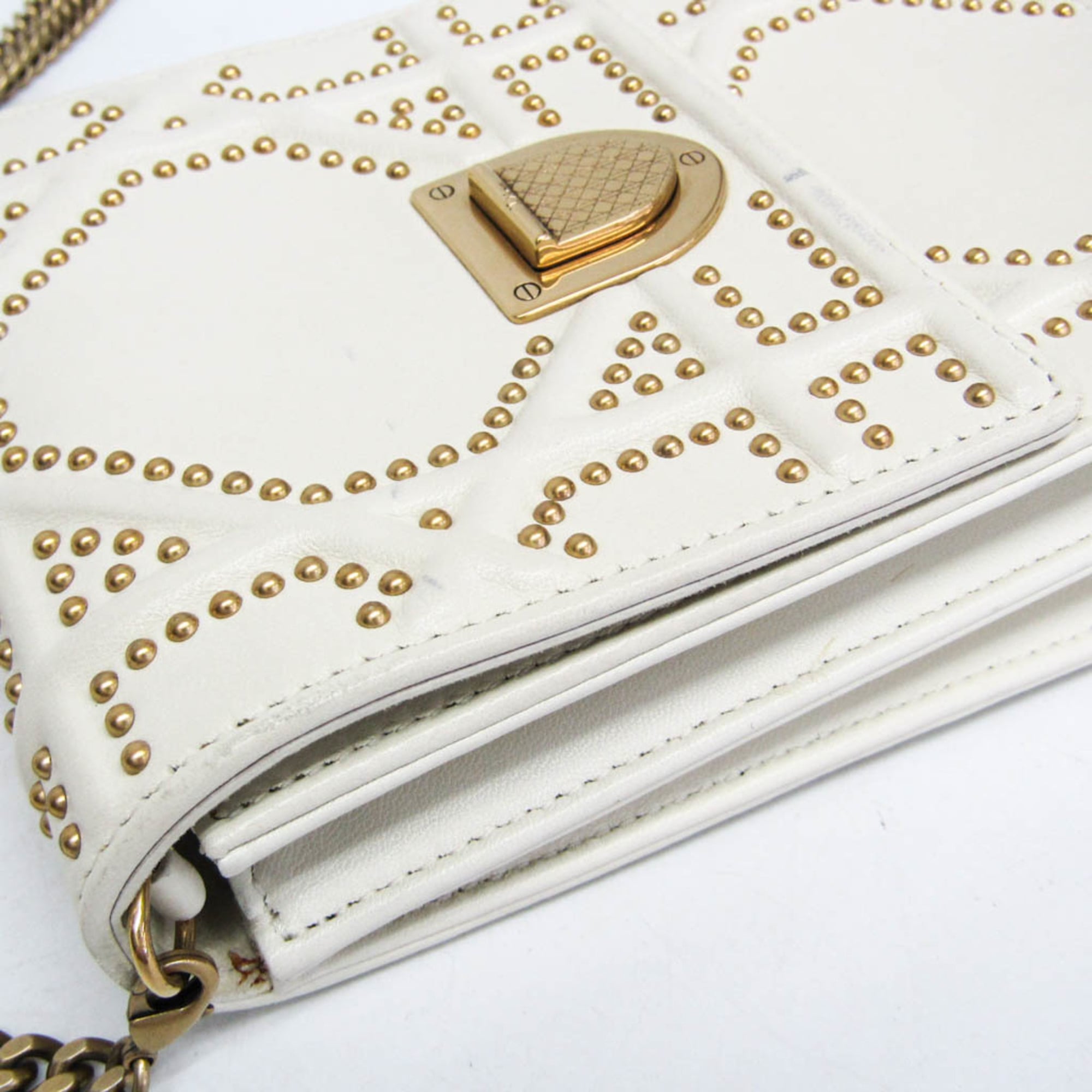 Christian Dior Diorama Vertical Clutch On Chain Studded Leather White Leather Clutche & Pouche Bag (Pre-Owned)
