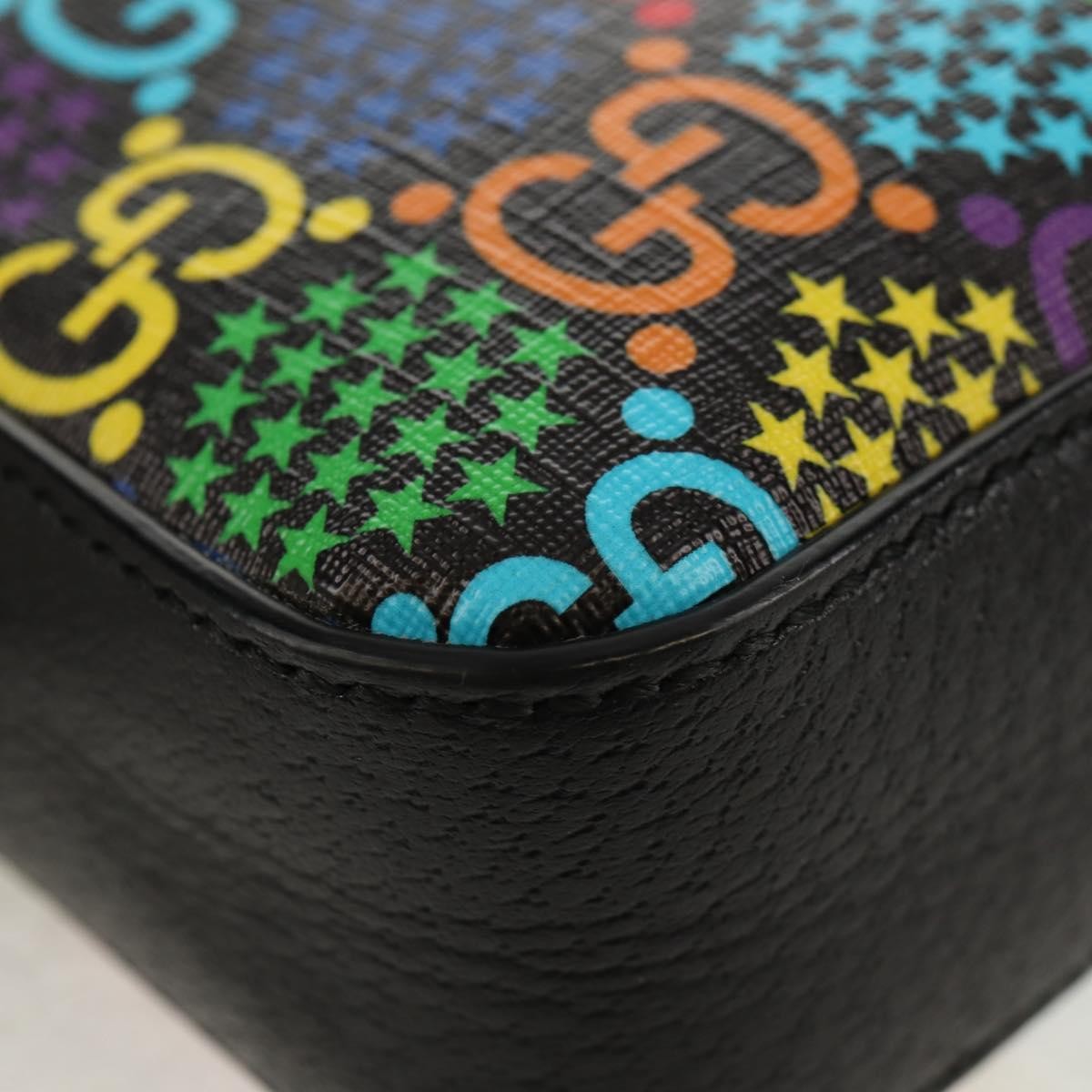 Gucci Front Zip Messenger Psychedelic Print Gg Coated Canvas Multicolour Canvas Shoulder Bag Bag (Pre-Owned)