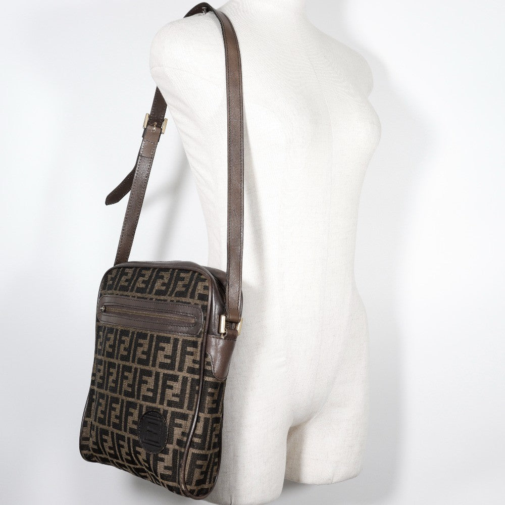 Fendi Logo Zucca Zucca Brown Canvas Shoulder Bag Bag (Pre-Owned)