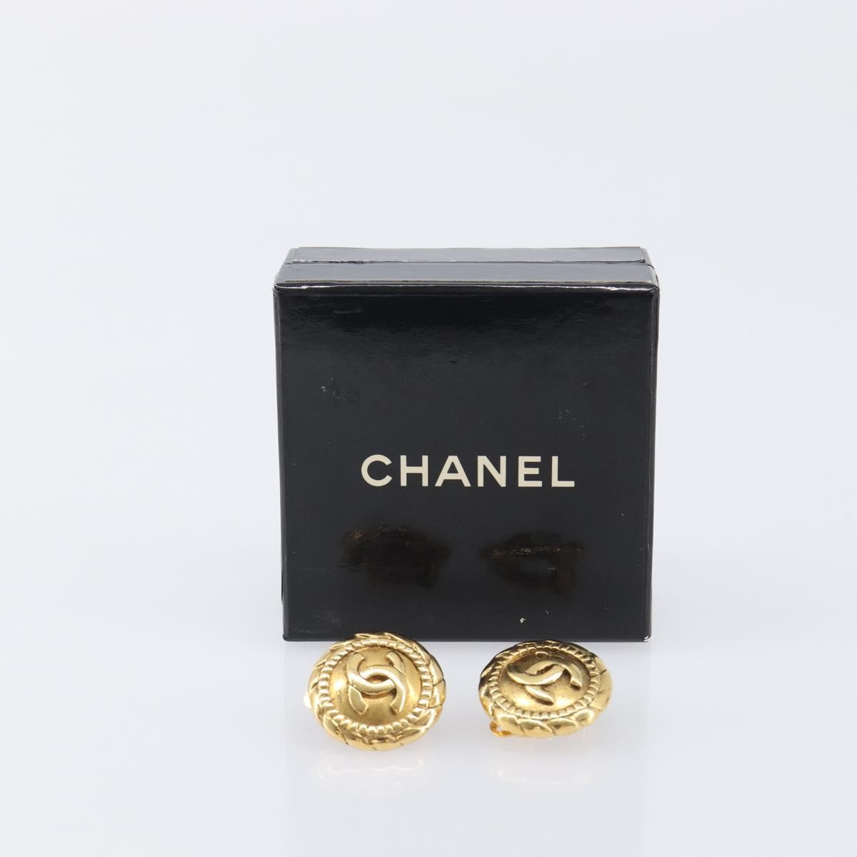 Chanel Vintage Cc Round Clip-On Metal Gold Metal Earrings Jewelry (Pre-Owned)