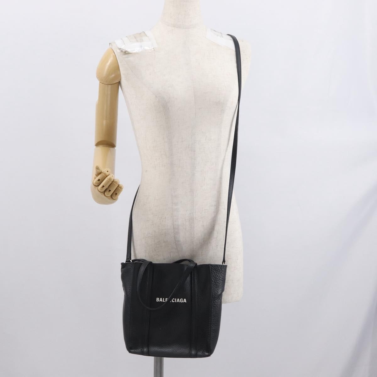 Balenciaga Everyday Leather Black Leather Tote Bag Bag (Pre-Owned)