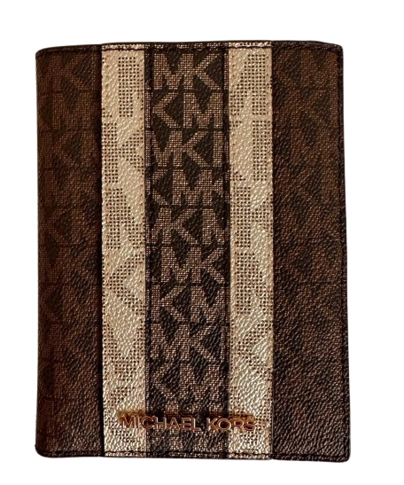 Michael Kors Jet Set Travel Passport holder wallet cardcase.