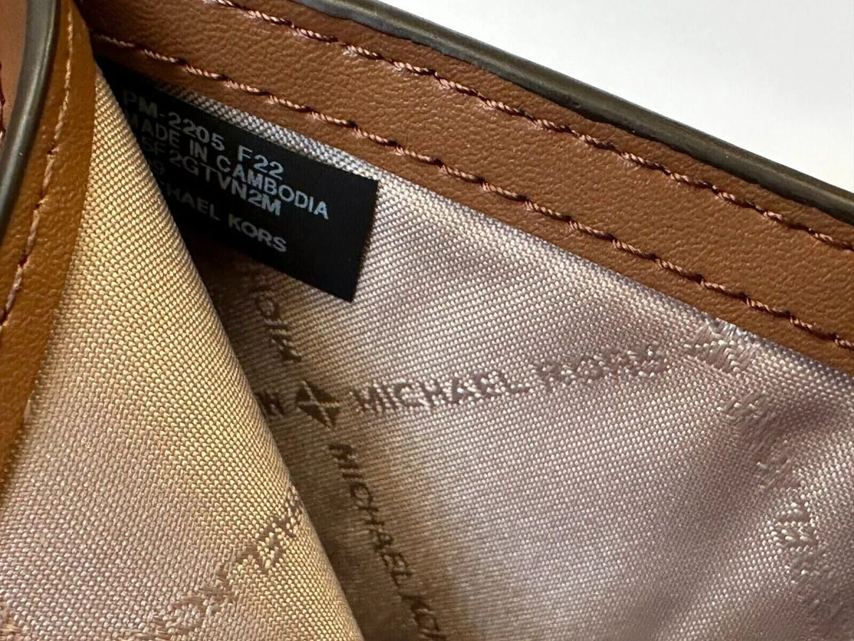 Michael Kors Jet Set Travel Passport holder wallet cardcase.