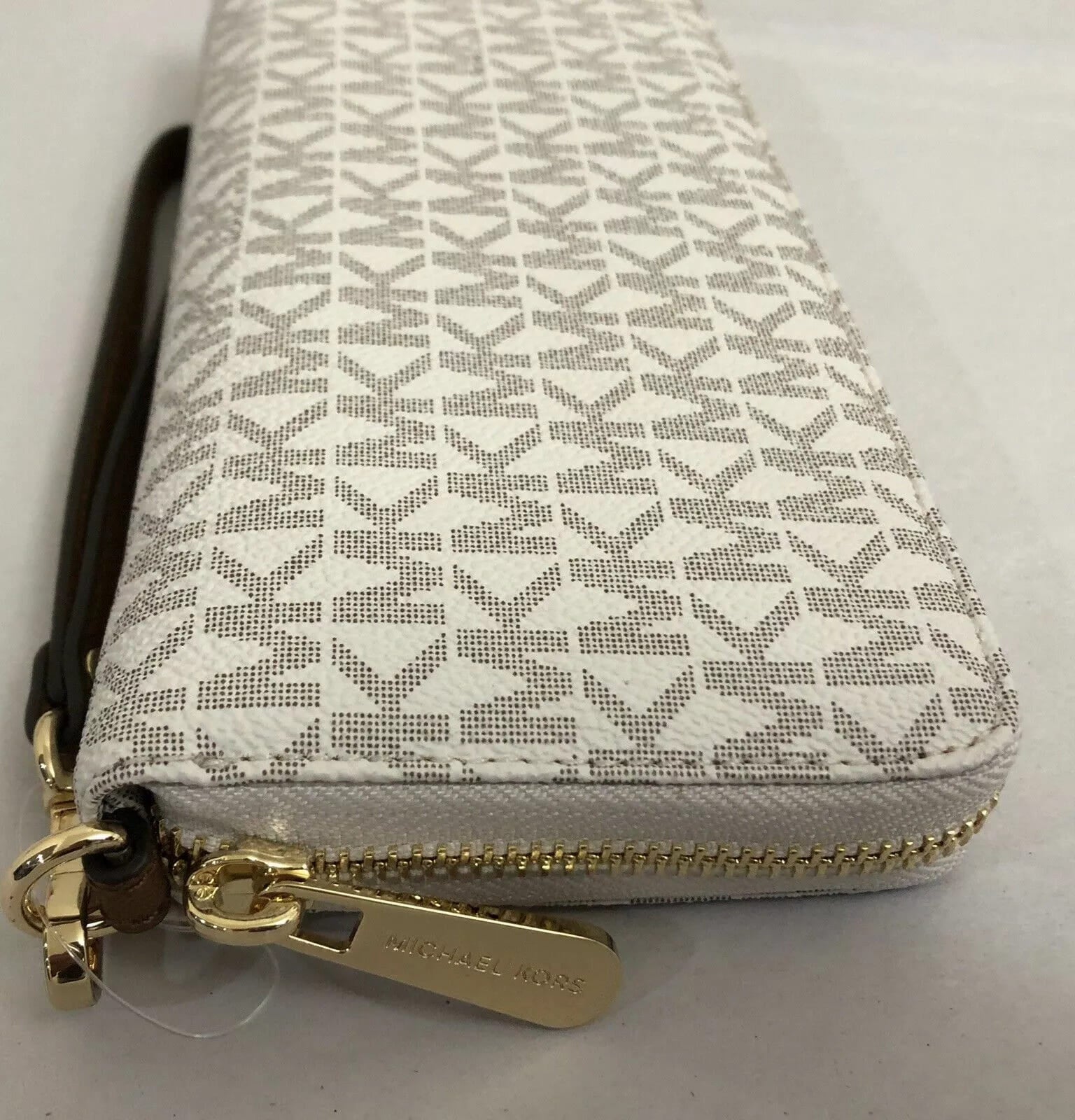 Michael Kors Jet Set Travel Vanilla Signature PVC Continental Wallet Wristlet