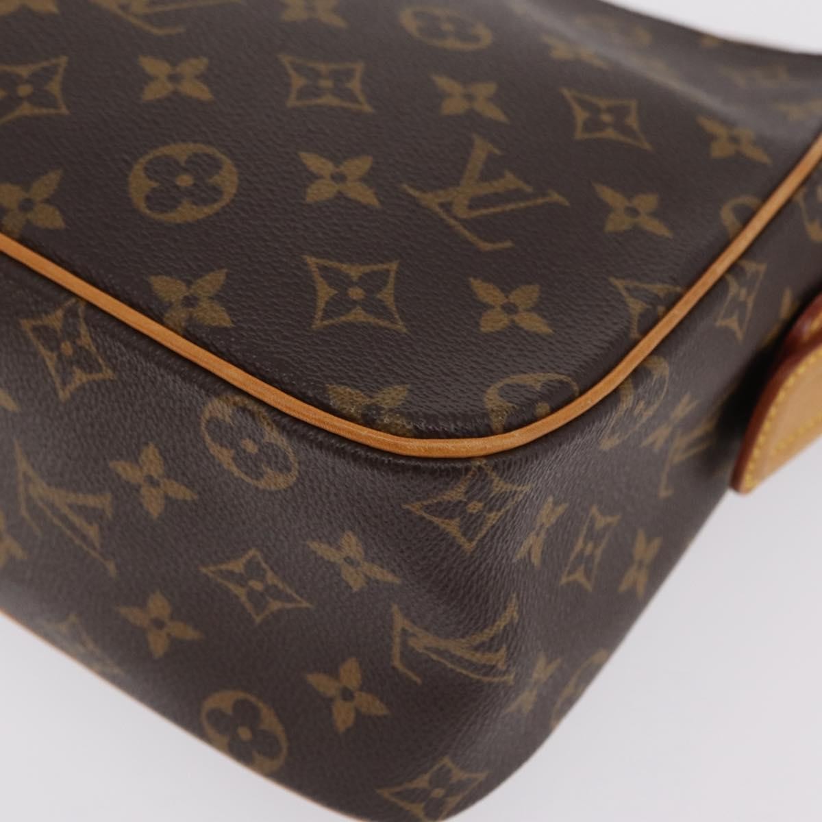 Louis Vuitton Viva Cite Monogram Canvas Brown Canvas Handbag (Pre-Owned)