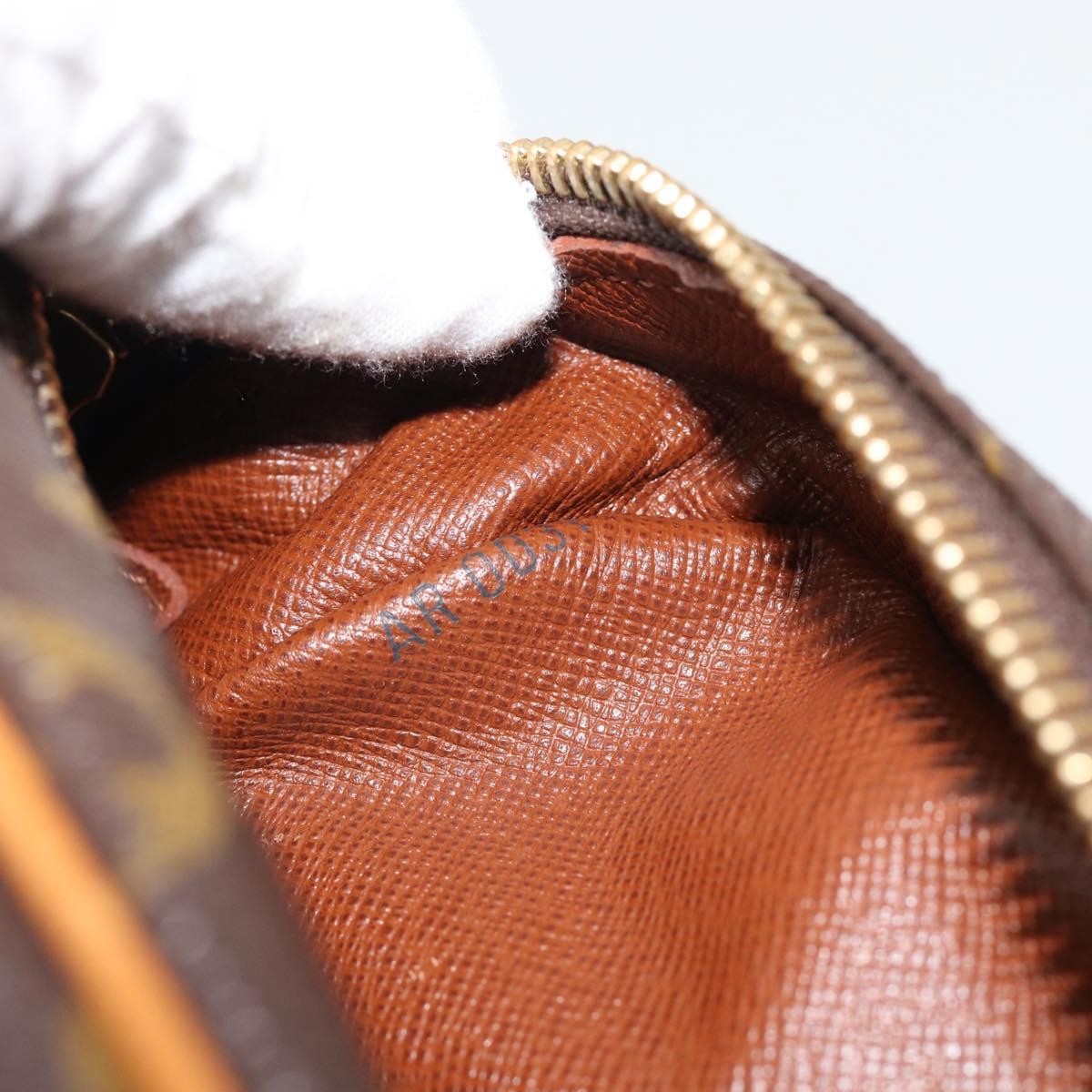 Louis Vuitton Nil Messenger Monogram Canvas Brown Canvas Shoulder Bag Bag (Pre-Owned)