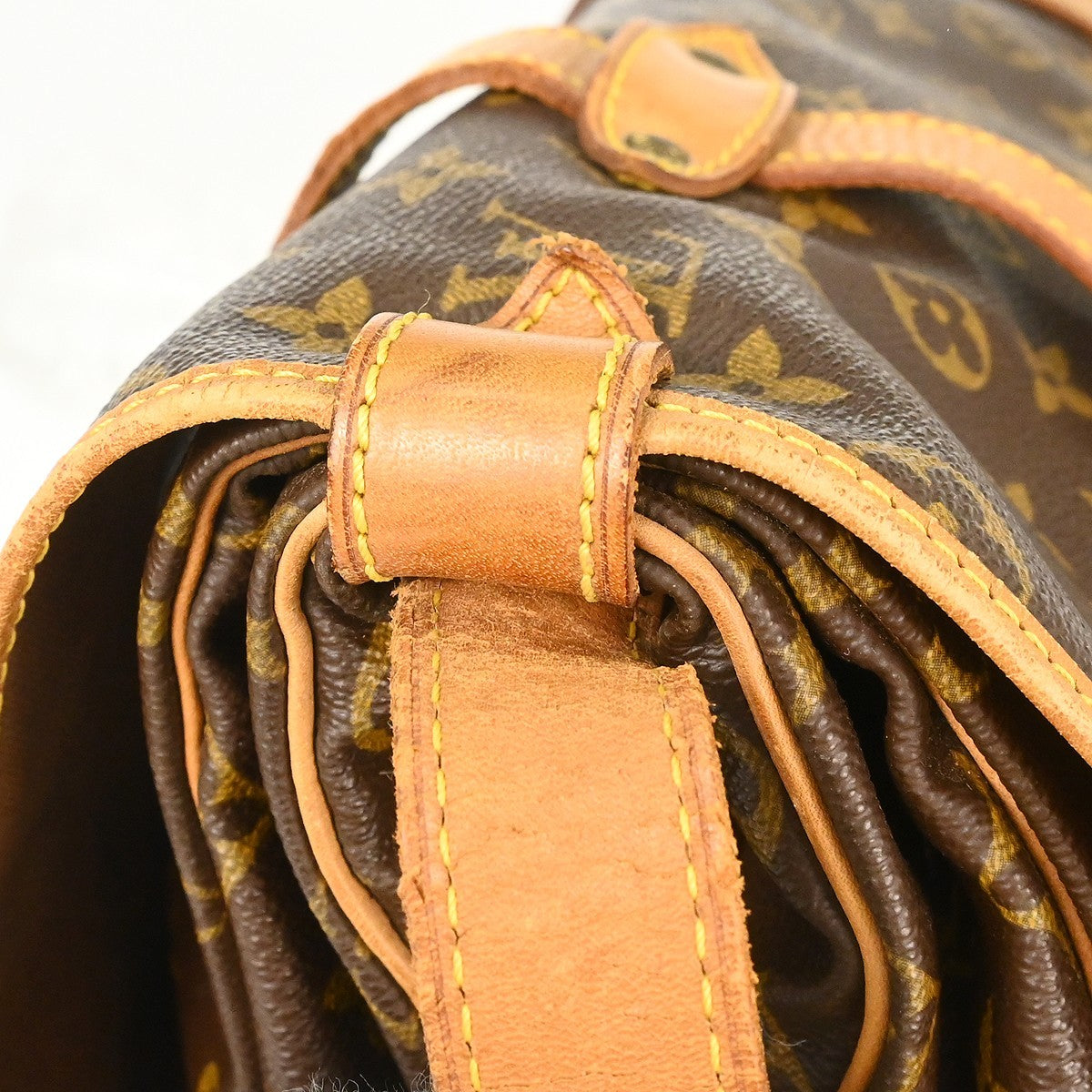 Louis Vuitton Saumur Monogram Canvas Brown Canvas Shoulder Bag Bag (Pre-Owned)