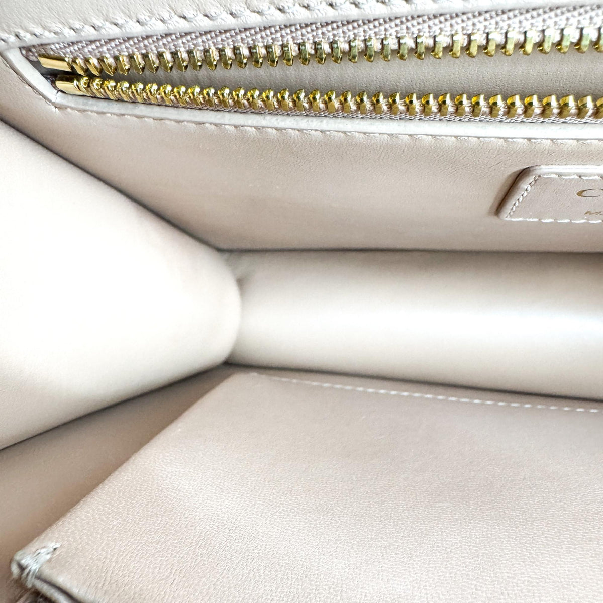 Christian Dior 30 Montaigne Flap Leather Beige Leather Handbag (Pre-Owned)