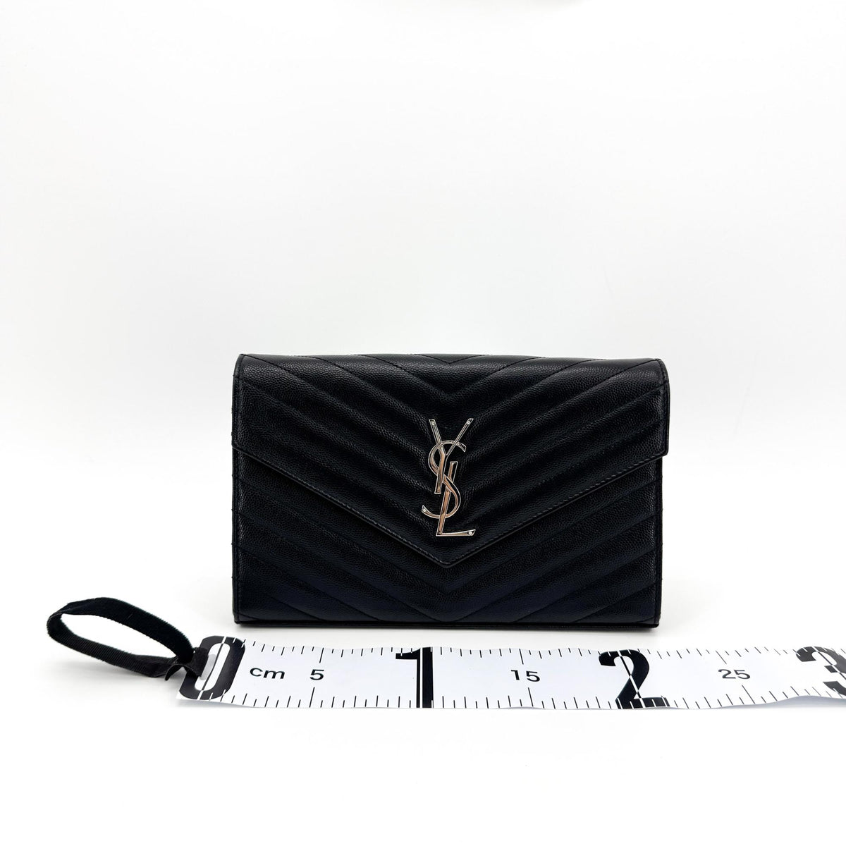 Saint Laurent Classic Monogram Wallet On Chain Matelasse Chevron Leather Black Leather Crossbody Bag Bag (Pre-Owned)