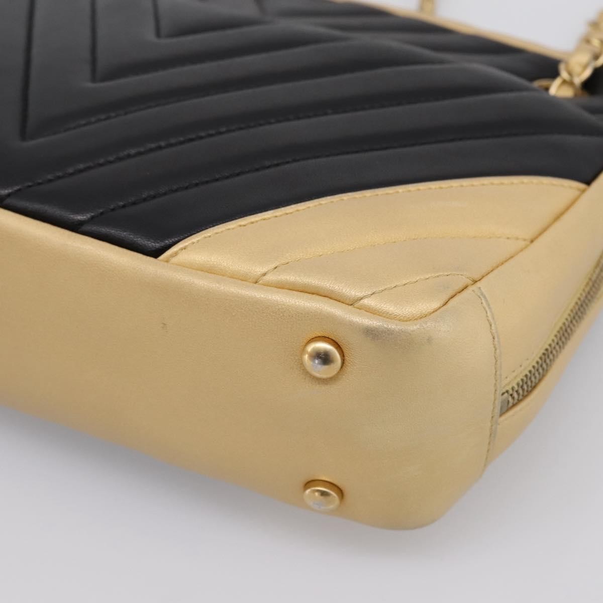 Chanel Camera Chevron Lambskin Beige Leather Shoulder Bag Bag (Pre-Owned)