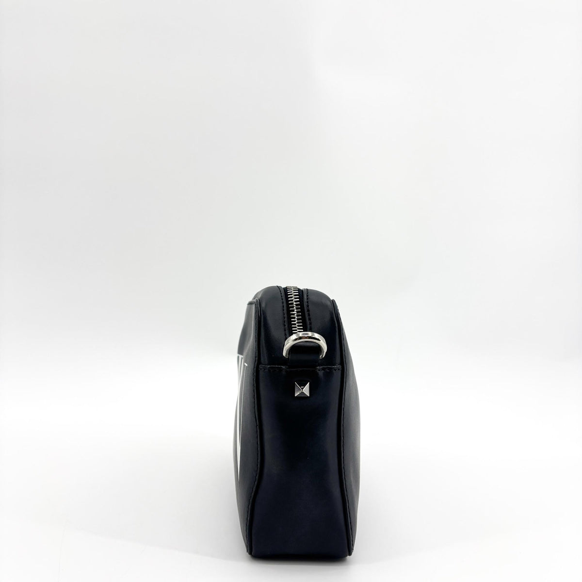 Valentino Garavani Vltn Camera Leather Black Calfskin Crossbody Bag Bag (Pre-Owned)
