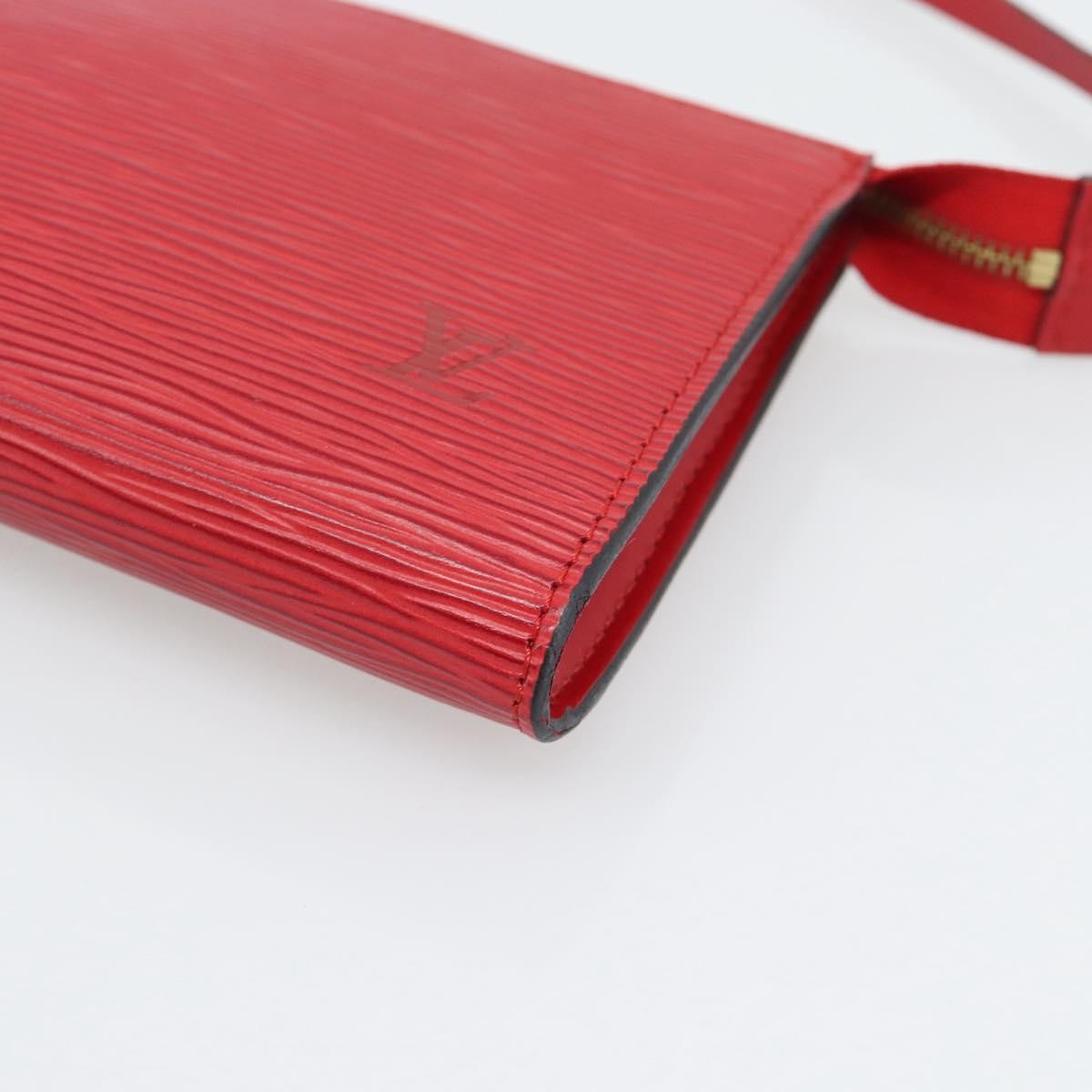Louis Vuitton Pochette Accessoires Epi Red Leather Clutche & Pouche Bag (Pre-Owned)