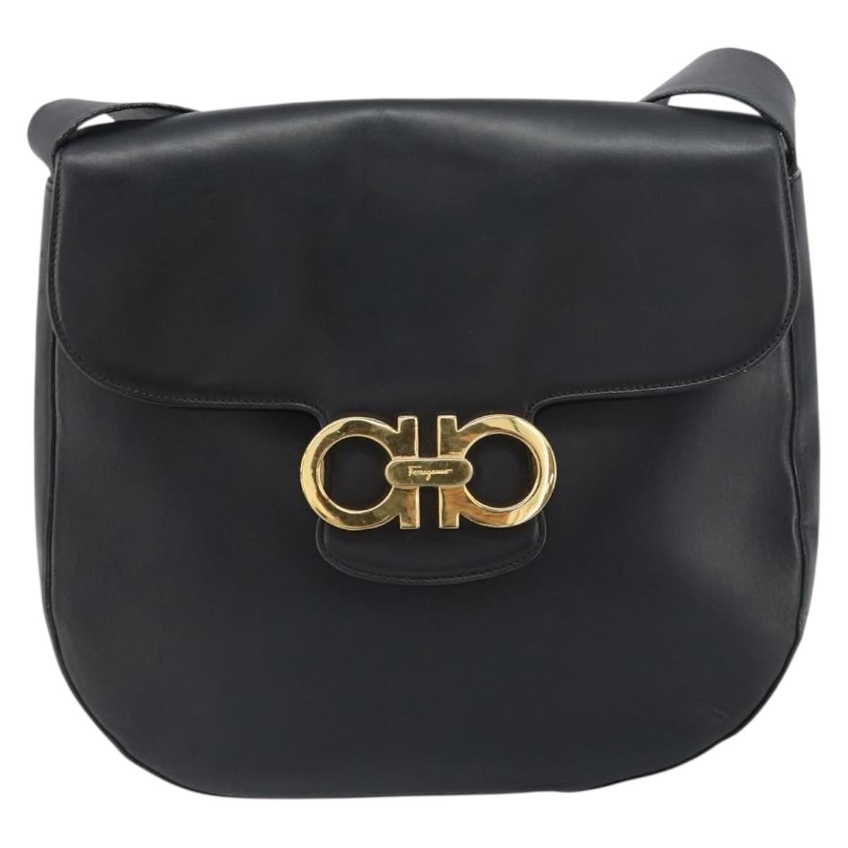 Salvatore Ferragamo Gancini Leather Black Leather Shoulder Bag Bag (Pre-Owned)