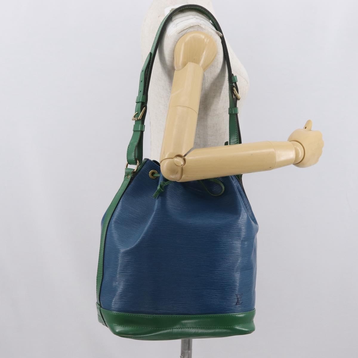 Louis Vuitton Bicolor Noe Epi Leather Blue Leather Shoulder Bag Bag (Pre-Owned)