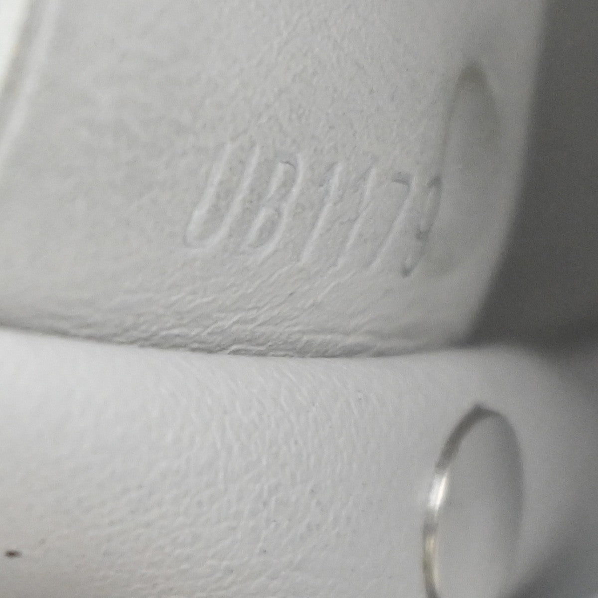 Louis Vuitton Discovery Monogram Taigarama White Leather Wallets Accessory (Pre-Owned)