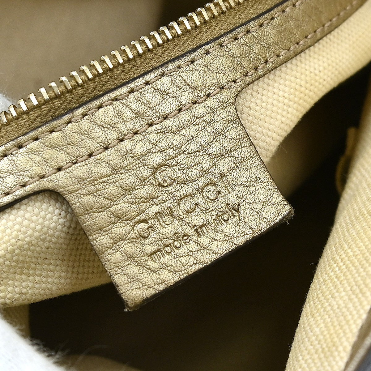 Gucci Bella Flap Leather Gold Leather Shoulder Bag Bag (Pre-Owned)