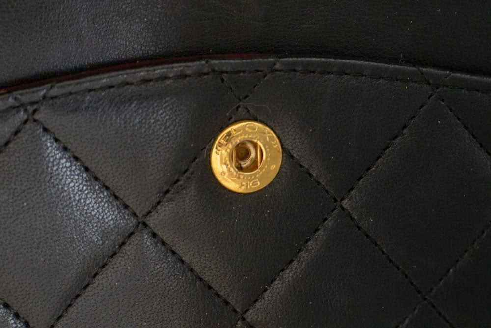 Chanel Classic Flap Lambskin Black Leather Crossbody Bag Bag (Pre-Owned)
