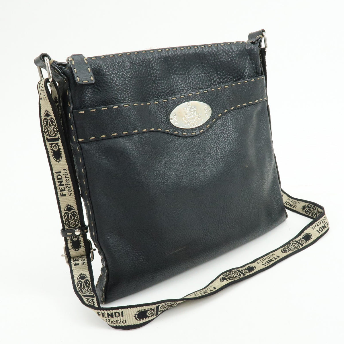 Fendi Vintage Selleria Zip Messenger Leather Black Leather Handbag (Pre-Owned)