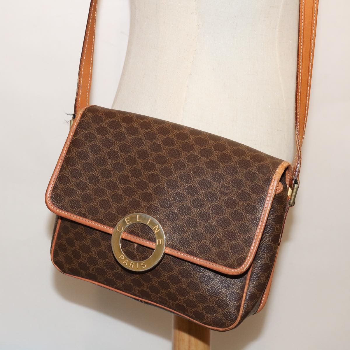 Celine Circle Logo Canvas Brown Pvc Shoulder Bag Bag (Pre-Owned)