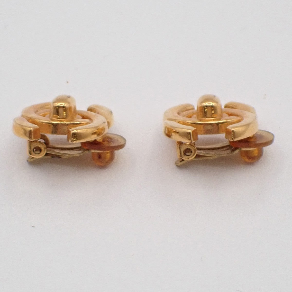 Chanel Cc Button Clip-On Metal Gold Gold_Plated Earrings Jewelry (Pre-Owned)