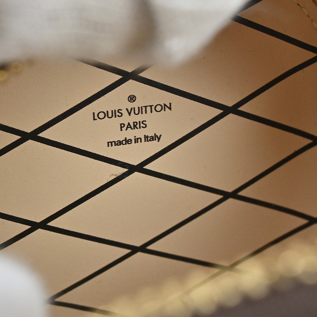 Louis Vuitton Boite Chapeau Coin Purse Monogram Canvas Brown Canvas Clutche & Pouche Bag (Pre-Owned)