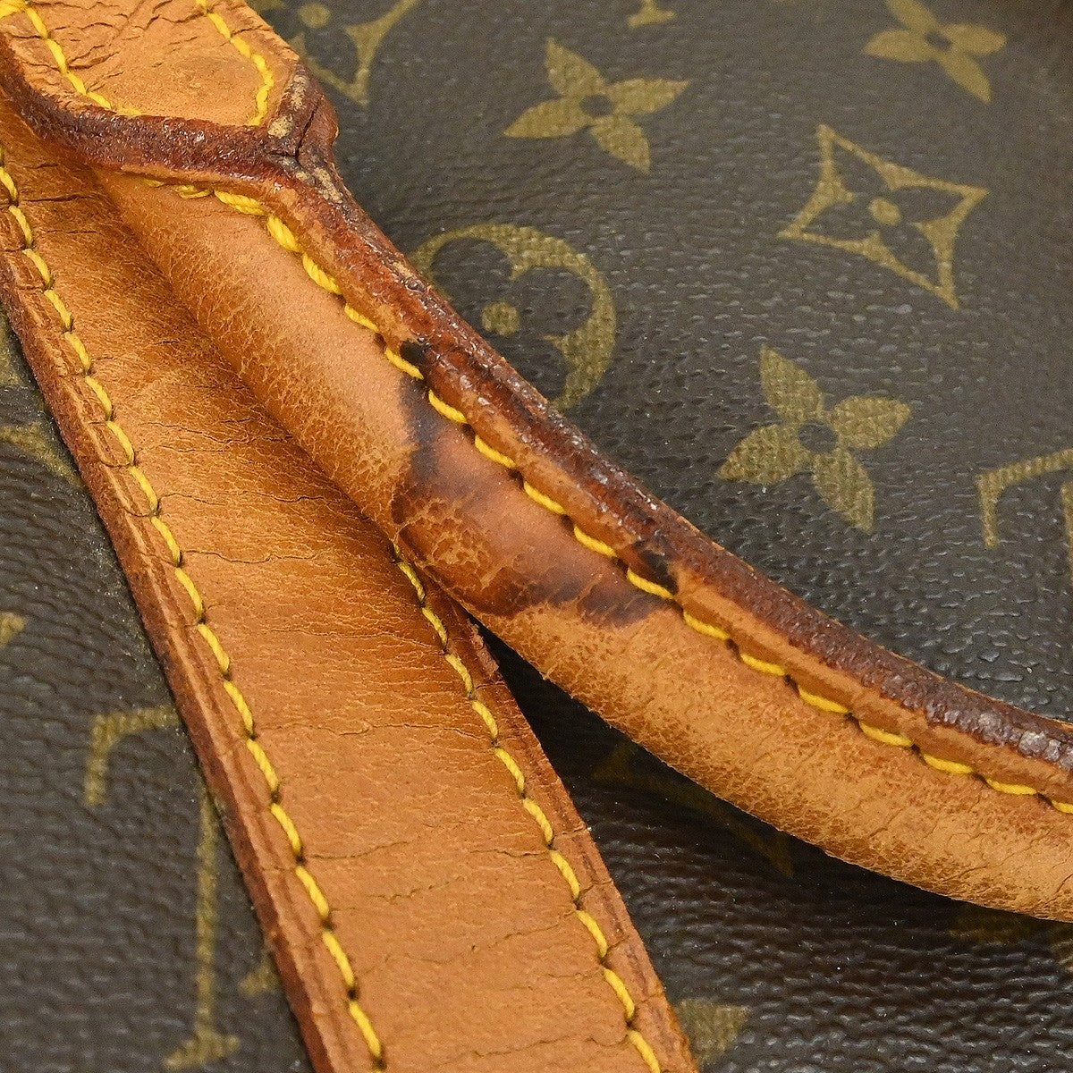 Louis Vuitton Keepall Monogram Canvas Brown Canvas Travel Bag Bag (Pre-Owned)