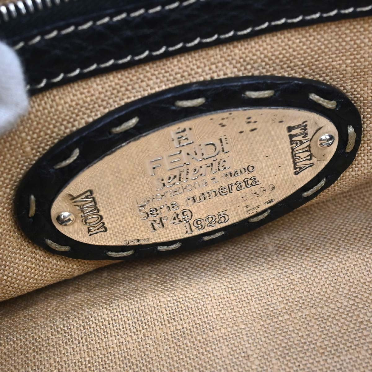 Fendi Selleria Frame Doctor Leather Black Leather Handbag (Pre-Owned)