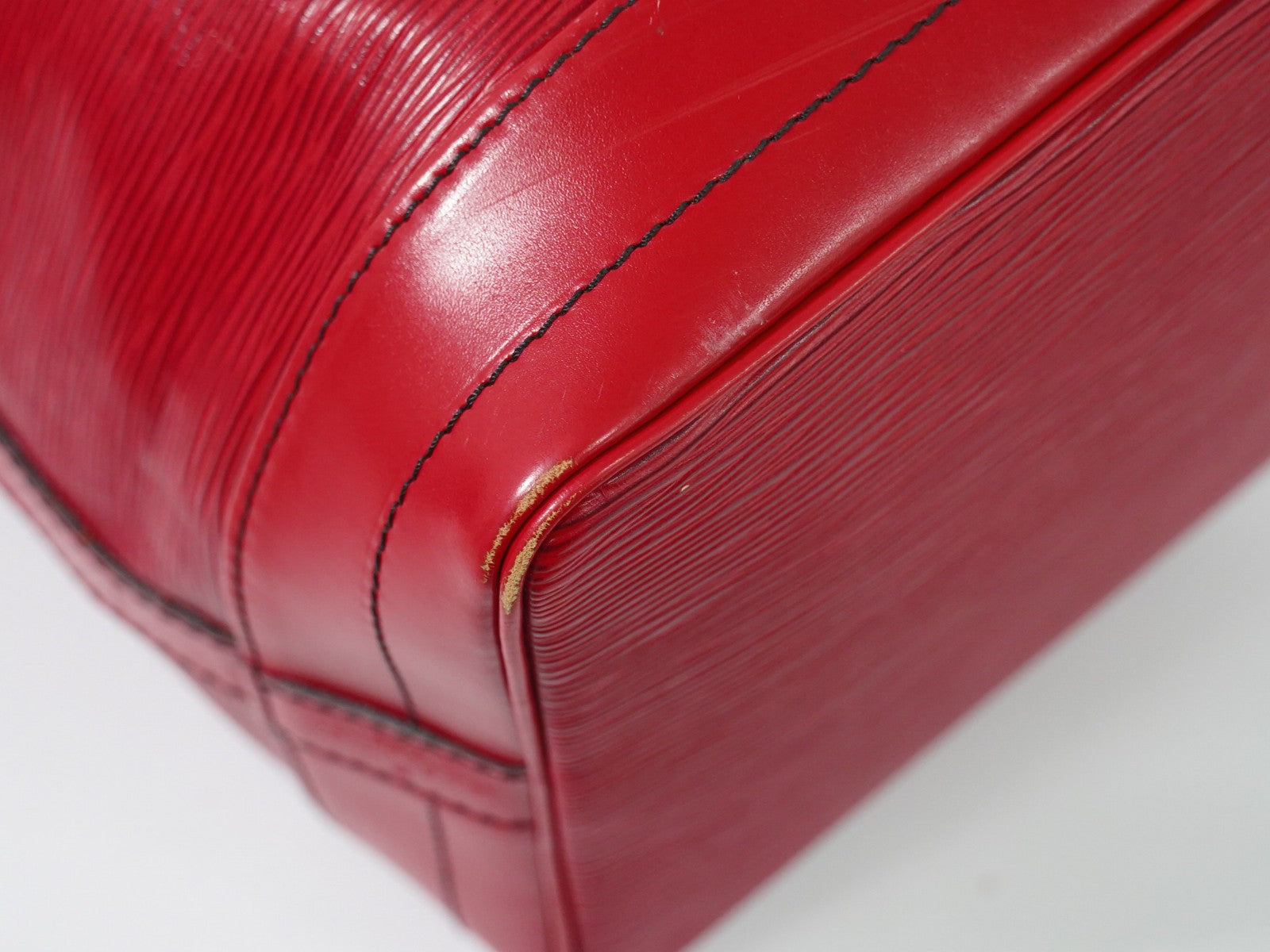 Louis Vuitton Petit Noe Nm Epi Leather Red Leather Shoulder Bag Bag (Pre-Owned)