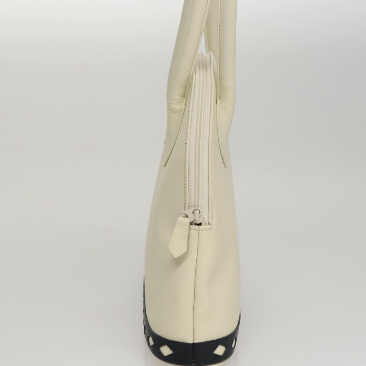 Saint Laurent Vintage Leather White Leather Handbag (Pre-Owned)