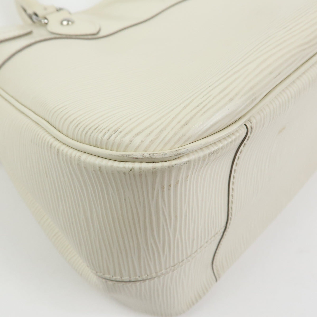Louis Vuitton Passy Epi Leather White Leather Tote Bag Bag (Pre-Owned)