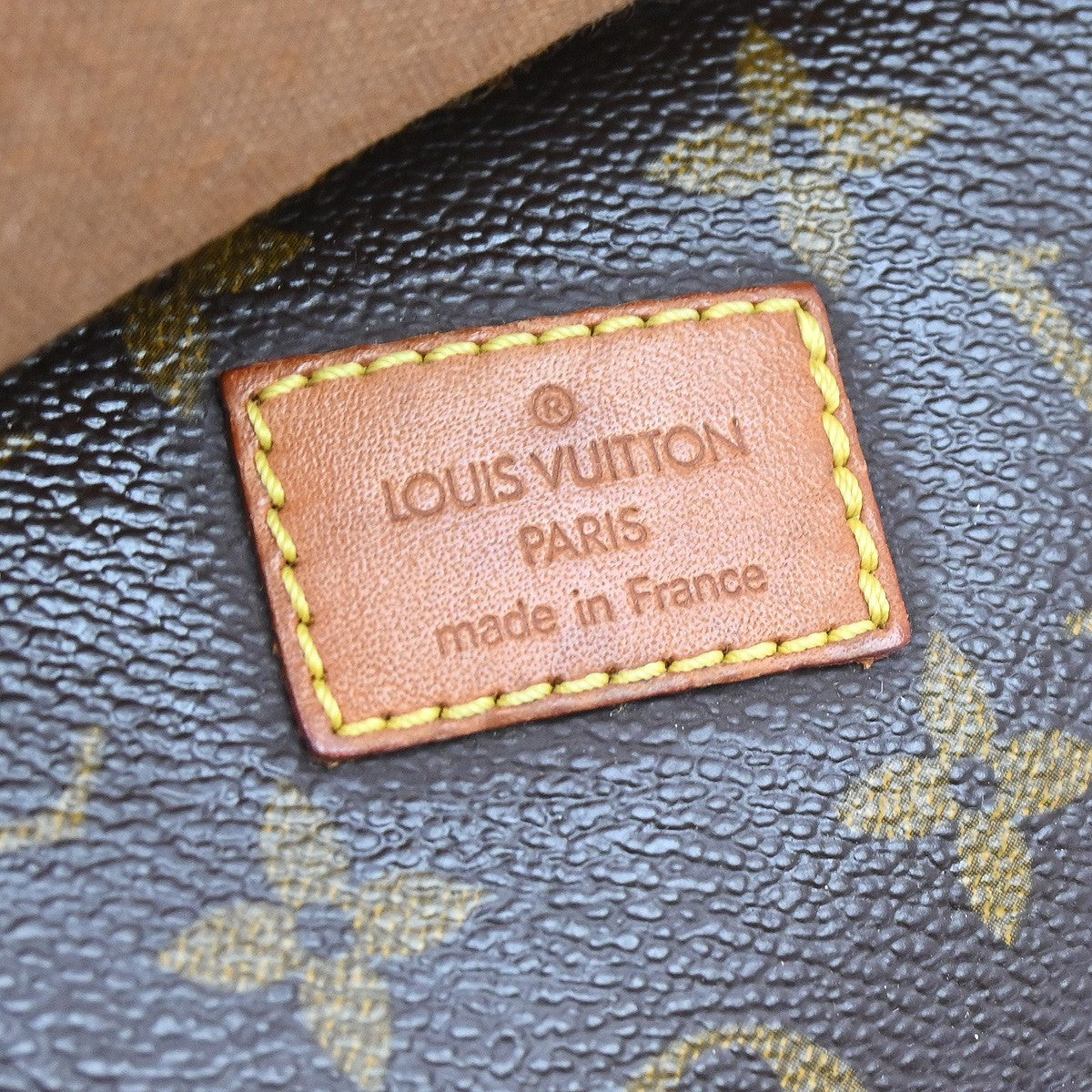 Louis Vuitton Saumur Monogram Canvas Brown Canvas Handbag (Pre-Owned)