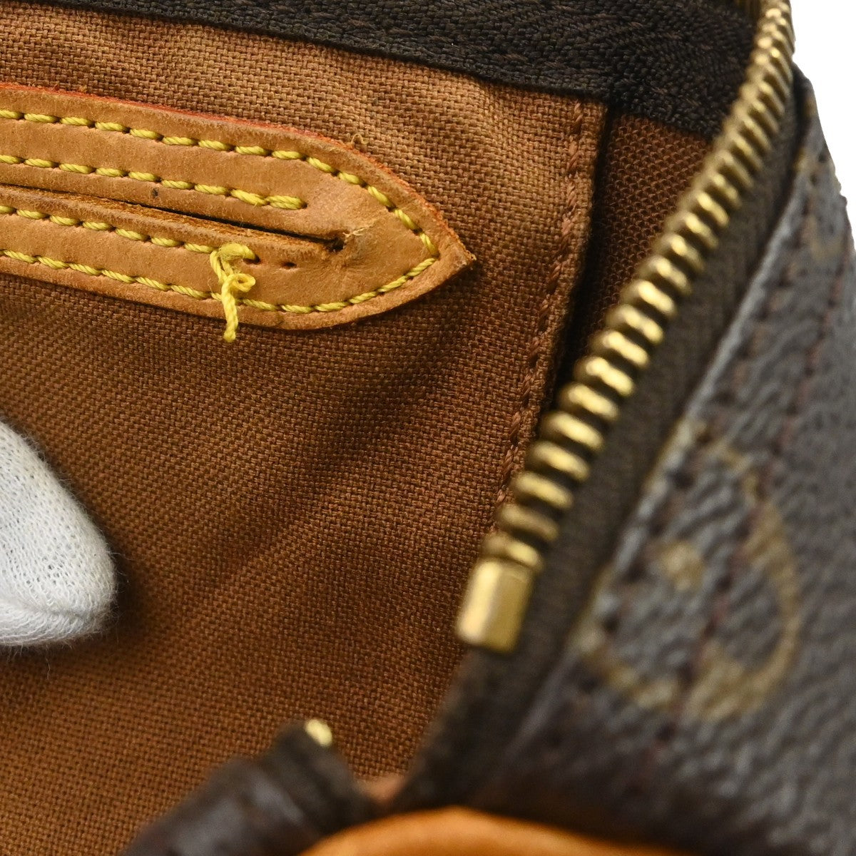 Louis Vuitton Speedy Monogram Brown Canvas Handbag (Pre-Owned)