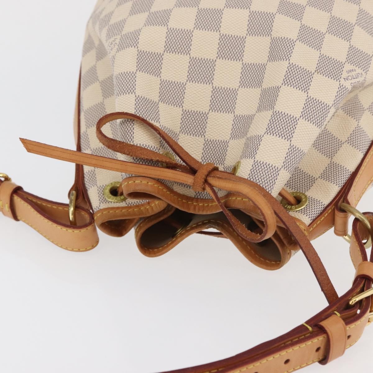 Louis Vuitton Noe Damier Ebene White Canvas Handbag (Pre-Owned)