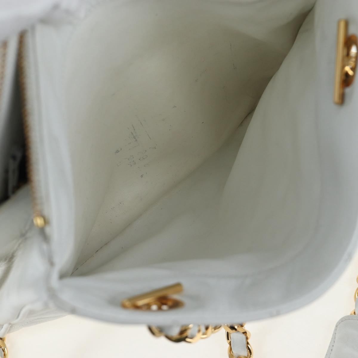Chanel Shoulder Quilted Leather White Leather Shoulder Bag Bag (Pre-Owned)
