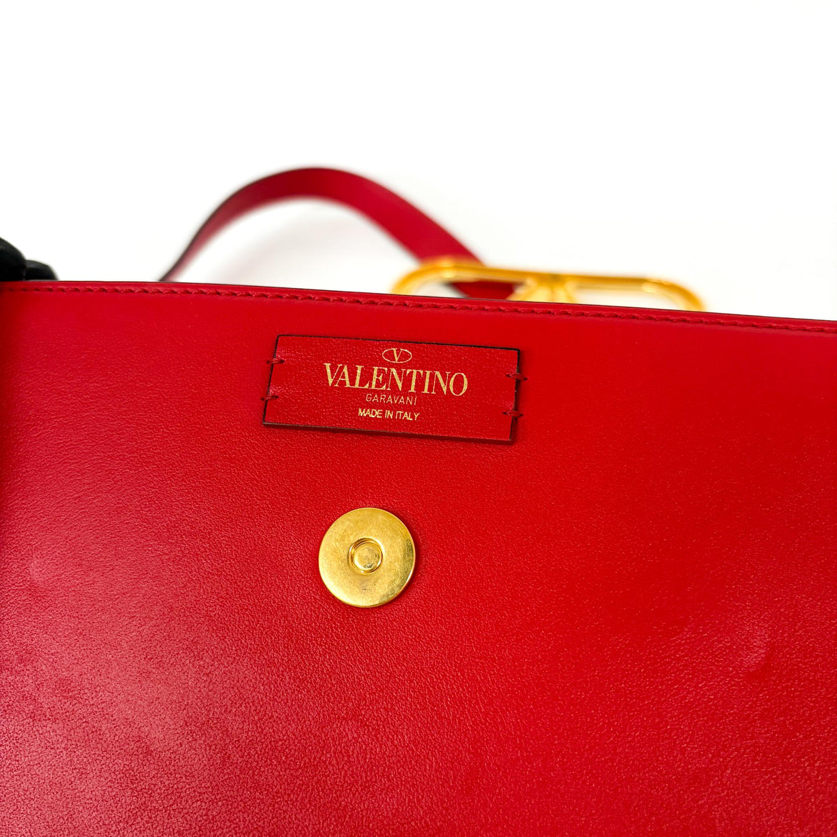Valentino Garavani Supervee Leather Gold Leather Crossbody Bag Bag (Pre-Owned)
