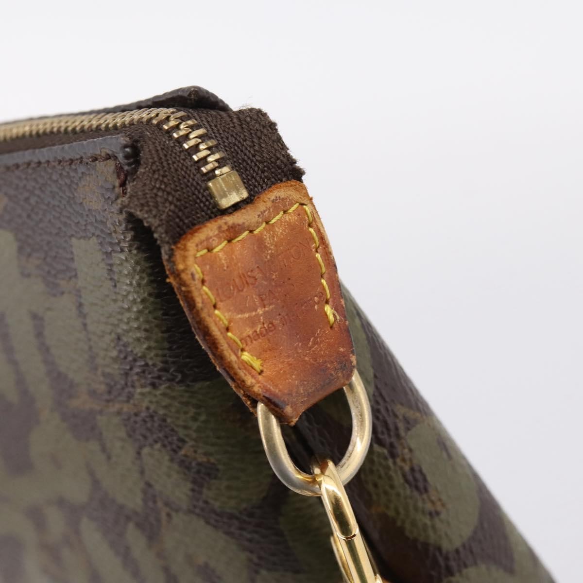 Louis Vuitton Pochette Accessoires Limited Edition Monogram Graffiti Khaki Canvas Clutche & Pouche Bag (Pre-Owned)