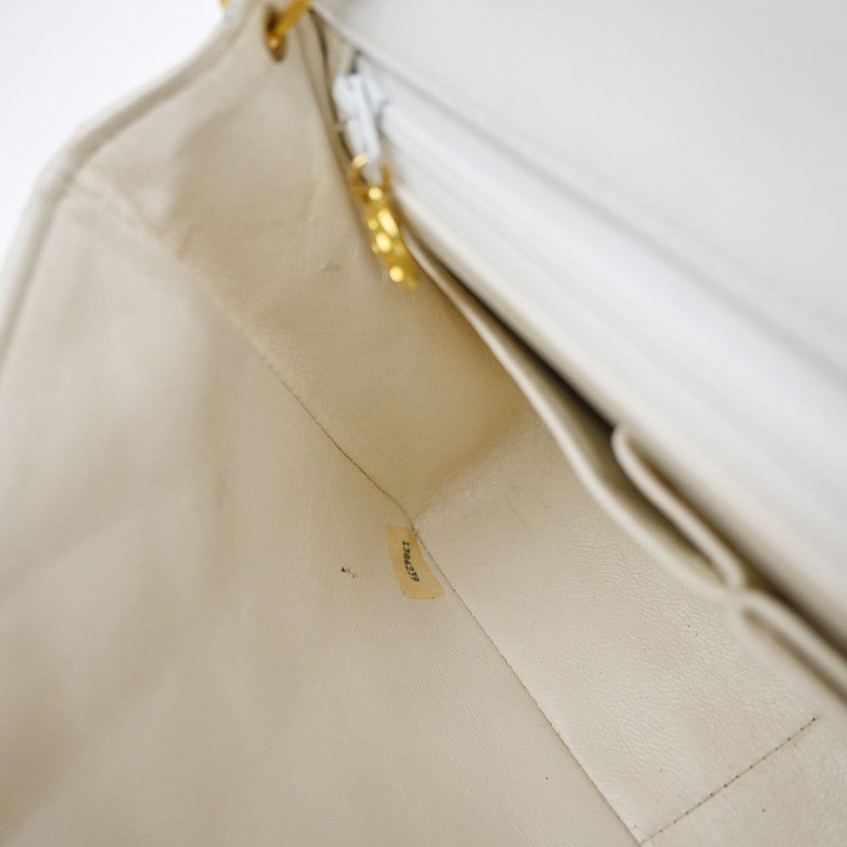 Chanel Vintage Square Classic Flap Quilted Lambskin White Leather Shoulder Bag Bag (Pre-Owned)