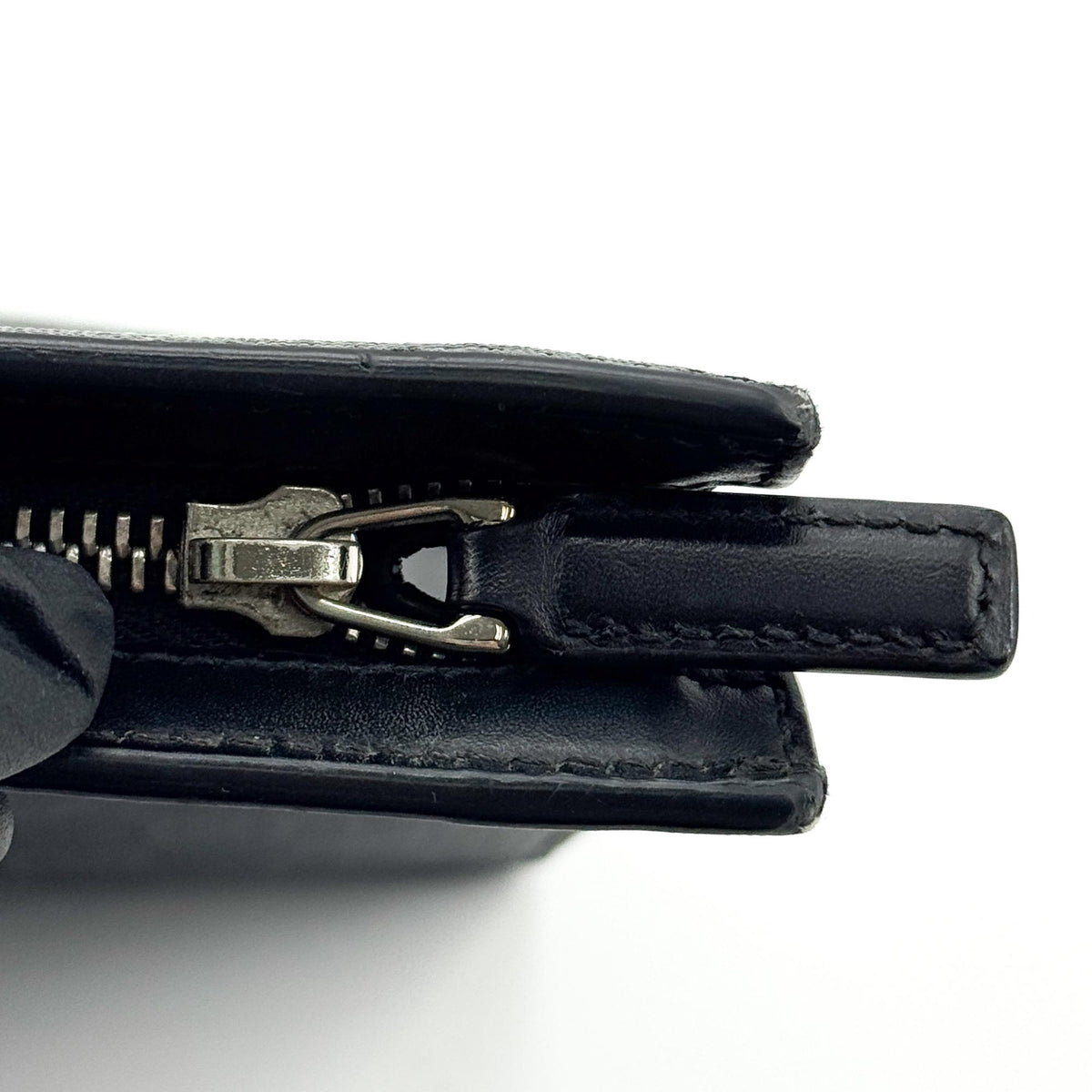 Gucci Web Zip Pouch Gg Coated Canvas Black Canvas Clutche & Pouche Bag (Pre-Owned)