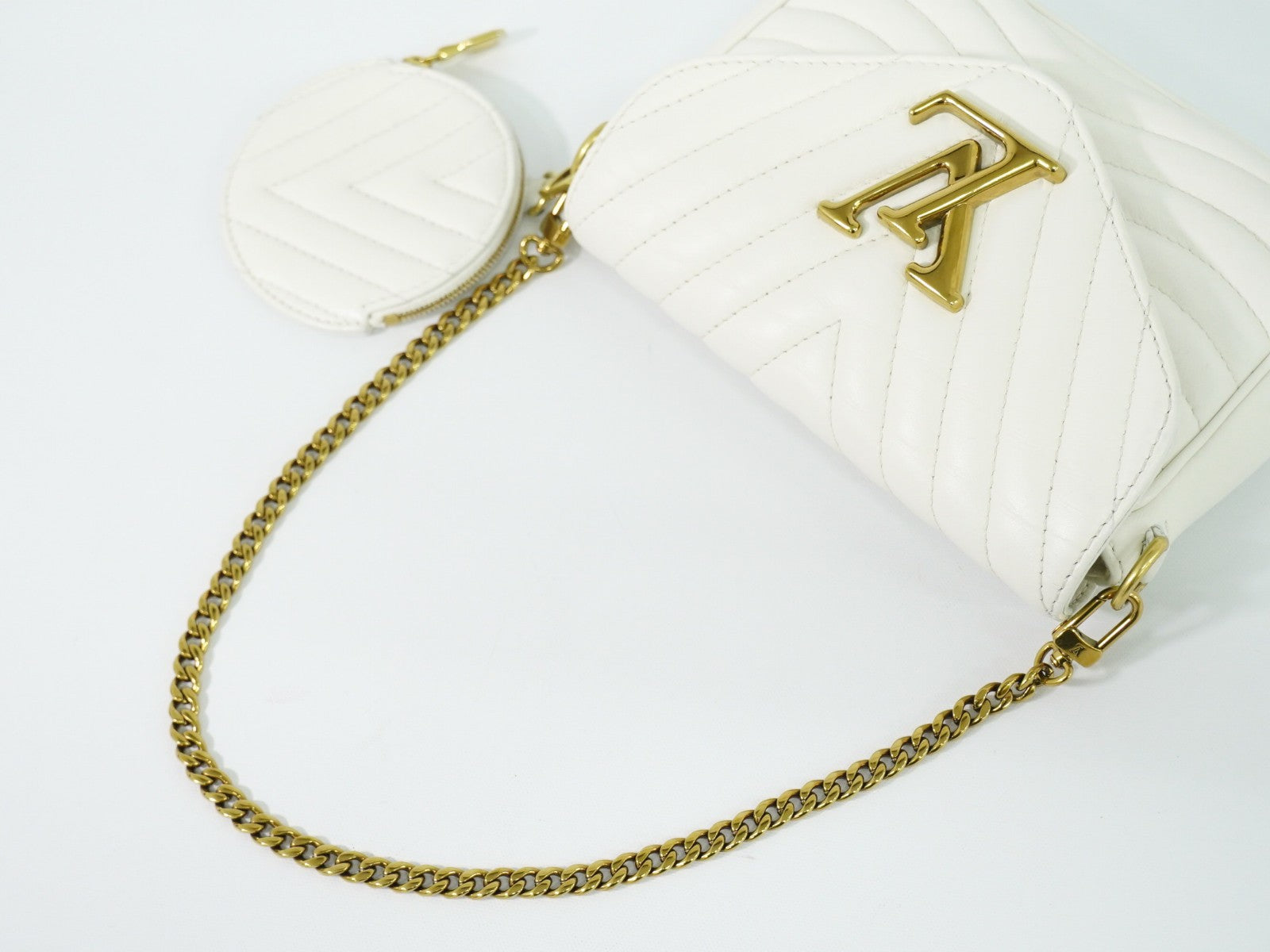 Louis Vuitton New Wave Multi Pochette Quilted Leather White Leather Shoulder Bag Bag (Pre-Owned)