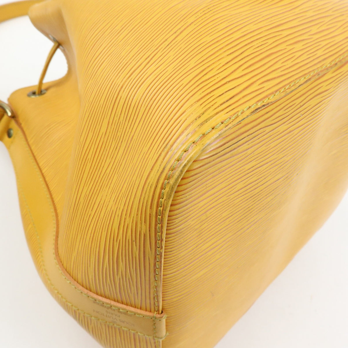 Louis Vuitton Petit Noe Epi Leather Yellow Leather Handbag (Pre-Owned)