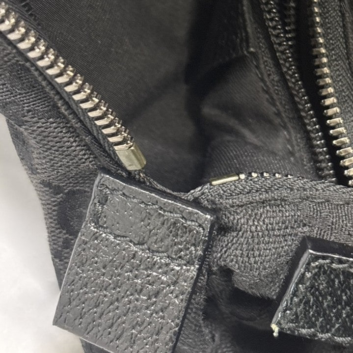Gucci Front Pocket Messenger Gg Canvas Black Canvas Crossbody Bag Bag (Pre-Owned)