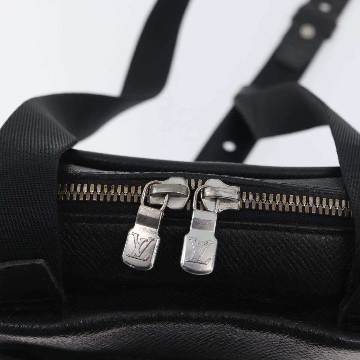 Louis Vuitton Sayan Messenger Taiga Leather And Canvas Black Leather Shoulder Bag Bag (Pre-Owned)
