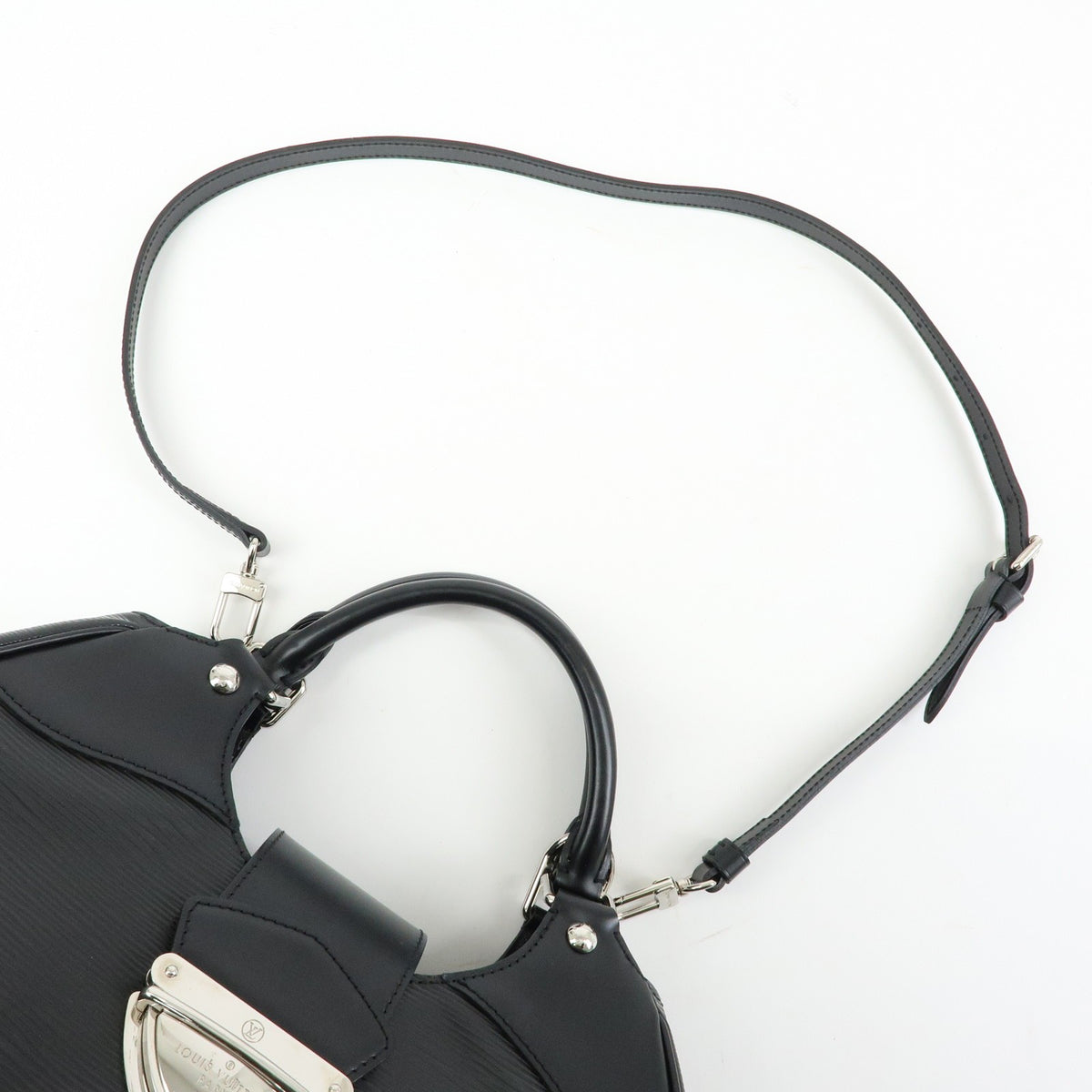 Louis Vuitton Montaigne Sac Epi Leather Black Leather Handbag (Pre-Owned)