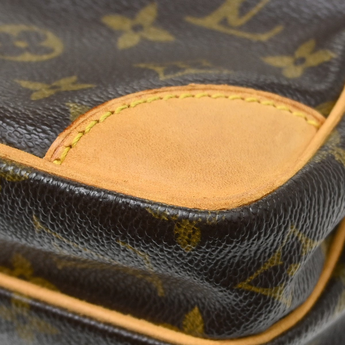 Louis Vuitton Amazone Monogram Canvas Brown Canvas Shoulder Bag Bag (Pre-Owned)