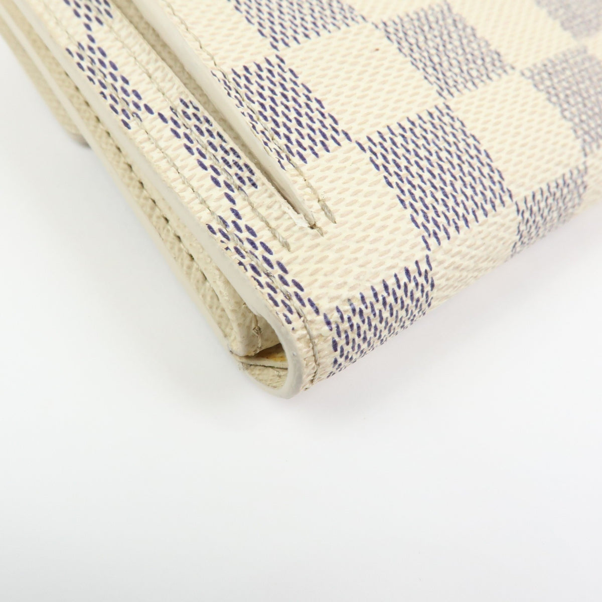Louis Vuitton Koala Damier Beige Canvas Wallets Accessory (Pre-Owned)